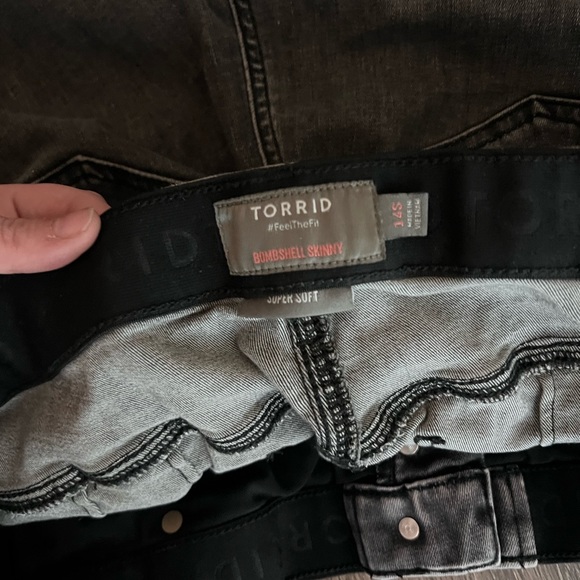 Torrid Distressed Grey Jeans Bombshell Skinny 14 - Picture 3 of 3